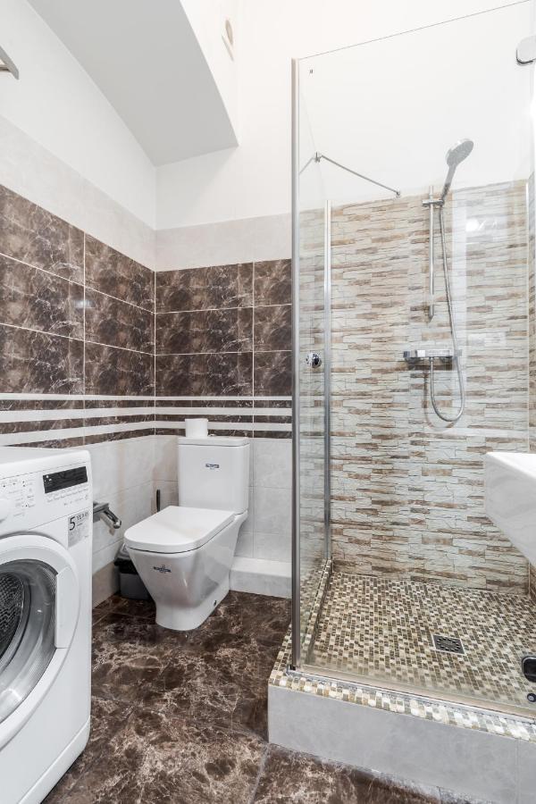 Nikolaj Kopernikus Apartment リヴィウ エクステリア 写真