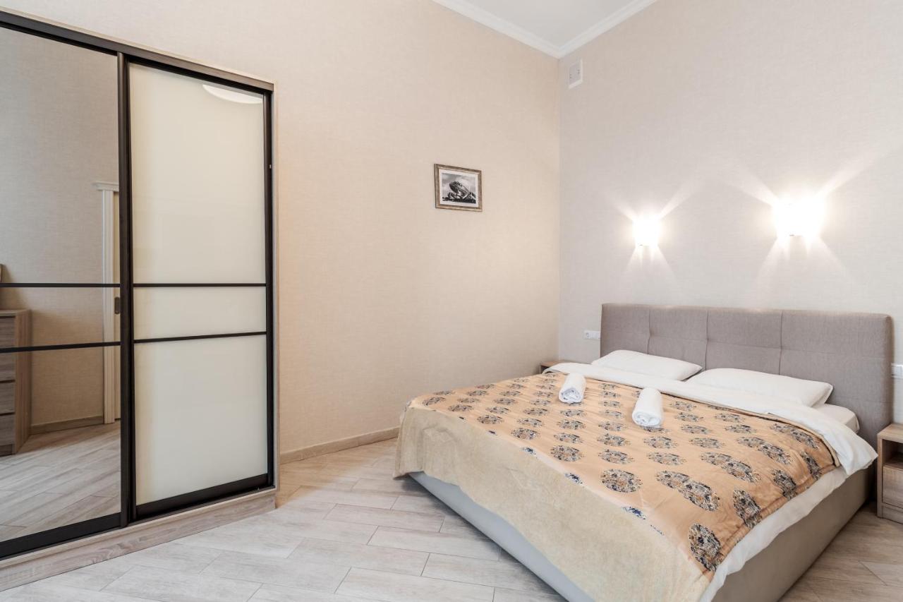 Nikolaj Kopernikus Apartment リヴィウ エクステリア 写真